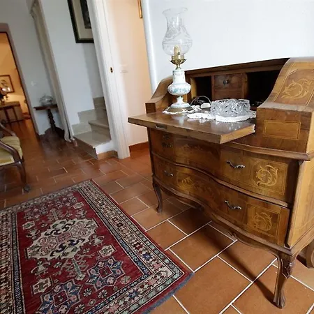 Bed & Breakfast Casale Le Rose 3*